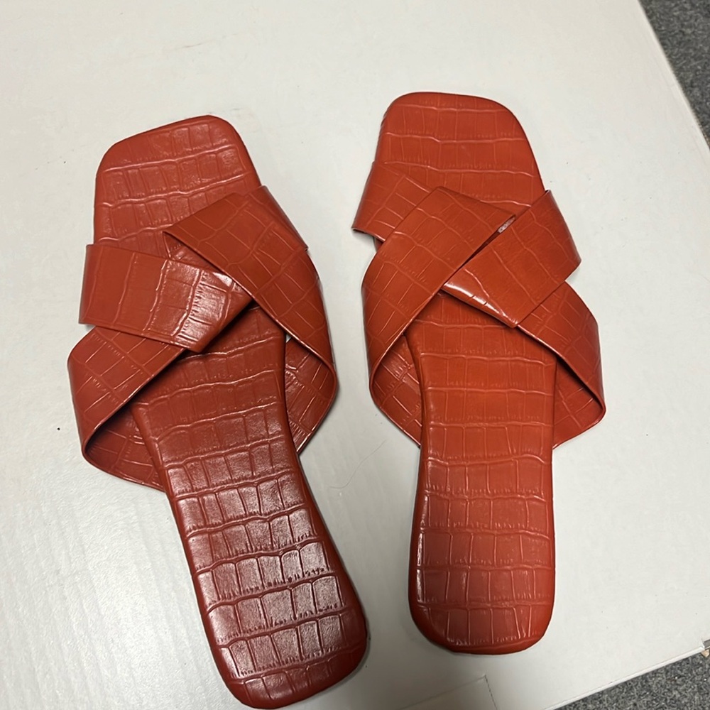 Cute slides lightly and used